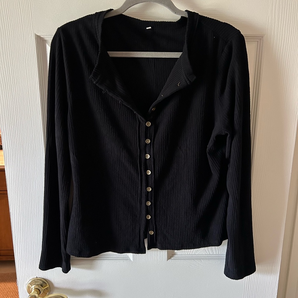 Black Ribbed Button-Front Women’s Top